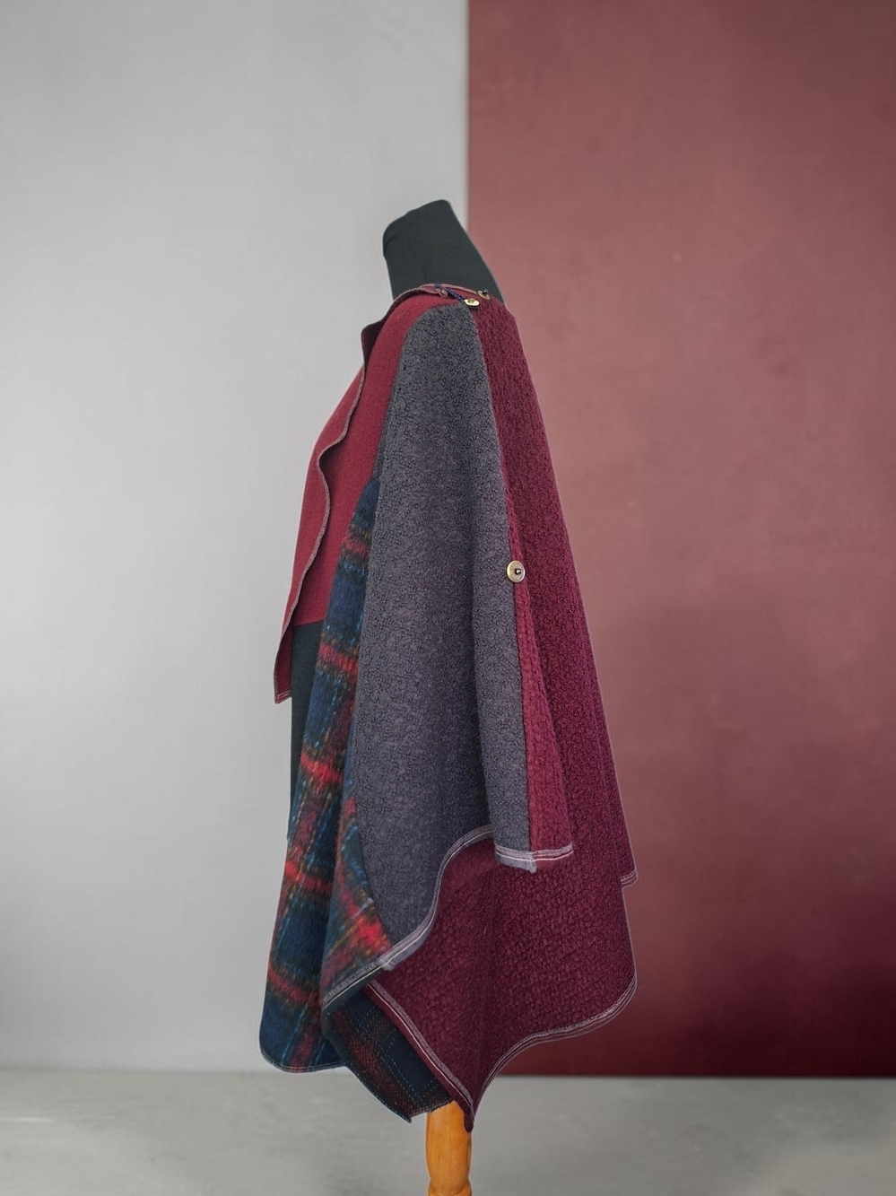 Vintage Madeleine Gaucher wool poncho - Made in Canada - Quebec Designer - Cape